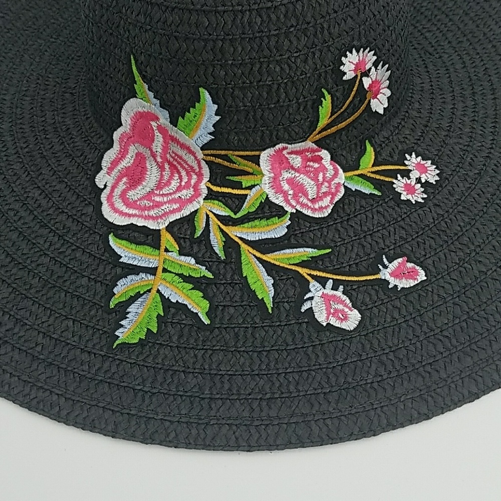 Beach-Ready Floppy Sun Hat - Picture 4 of 8